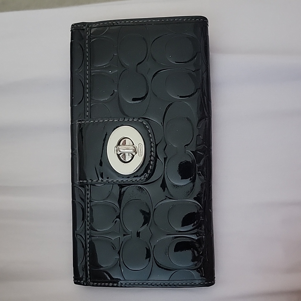 Coach Black Patent Leather Signature Turnlock Wallet
